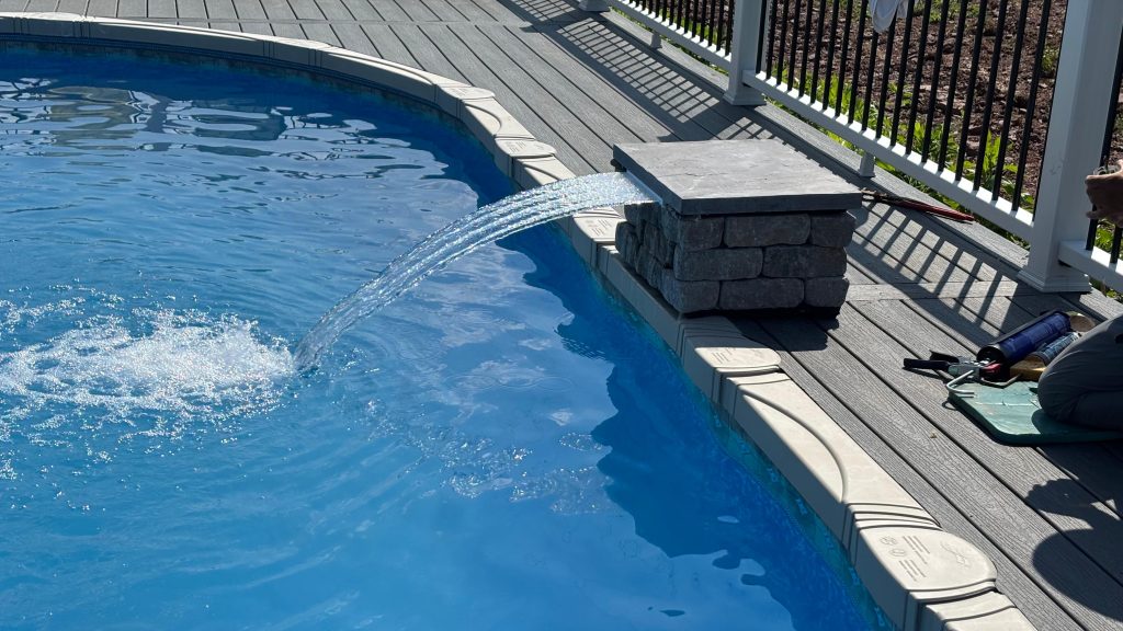 Pool with water feature